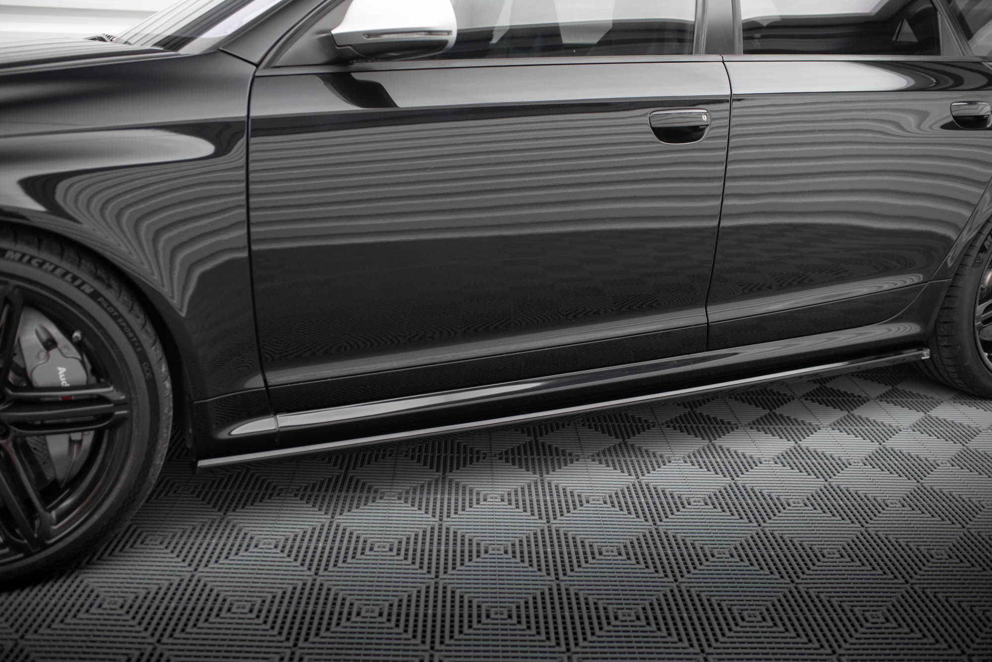 Sideskjørt V.2 Audi RS6 Avant C6
