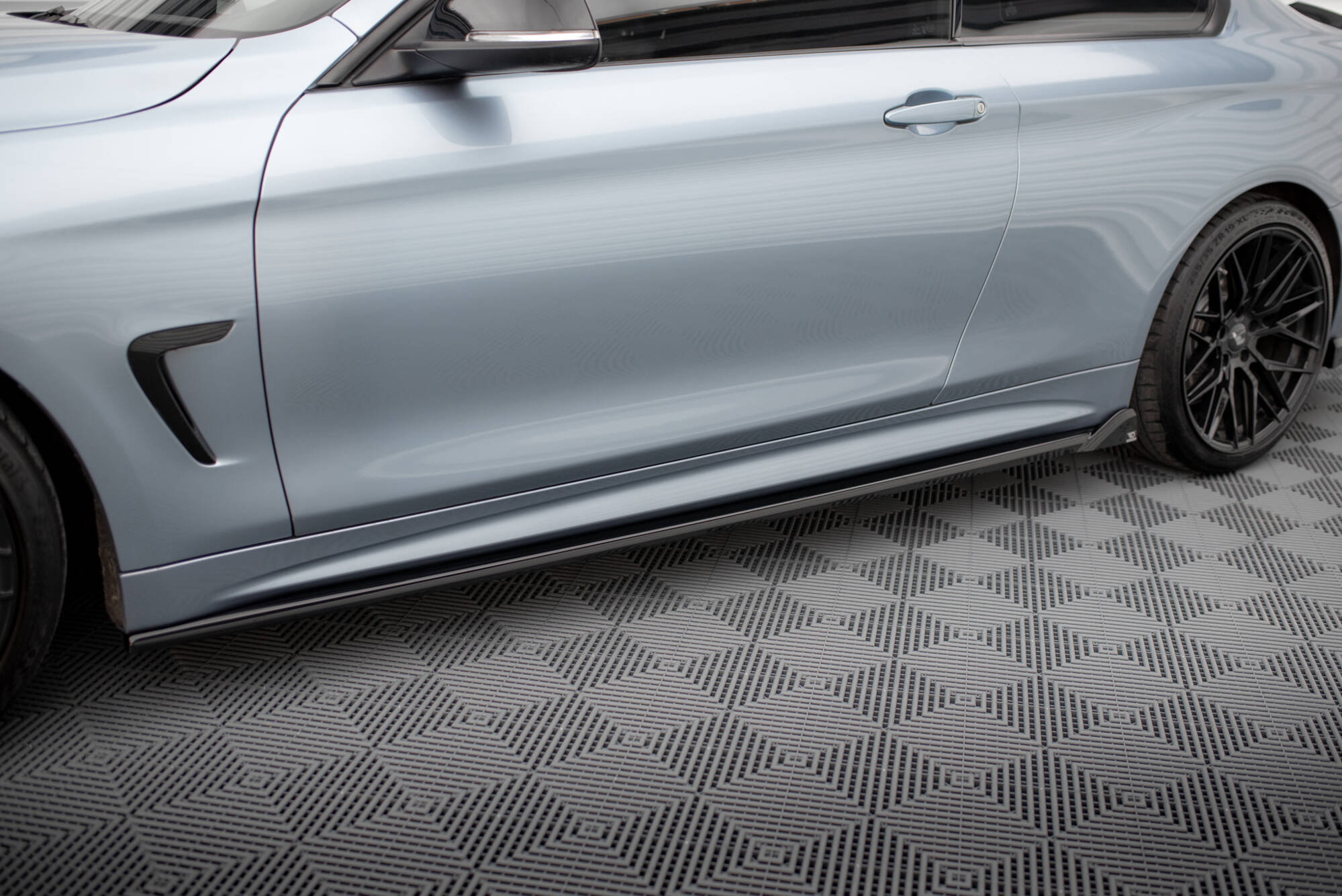 Sideskjørt V.2 BMW 4 Coupe / Gran Coupe / Cabrio M-Pack F32 / F36 / F33