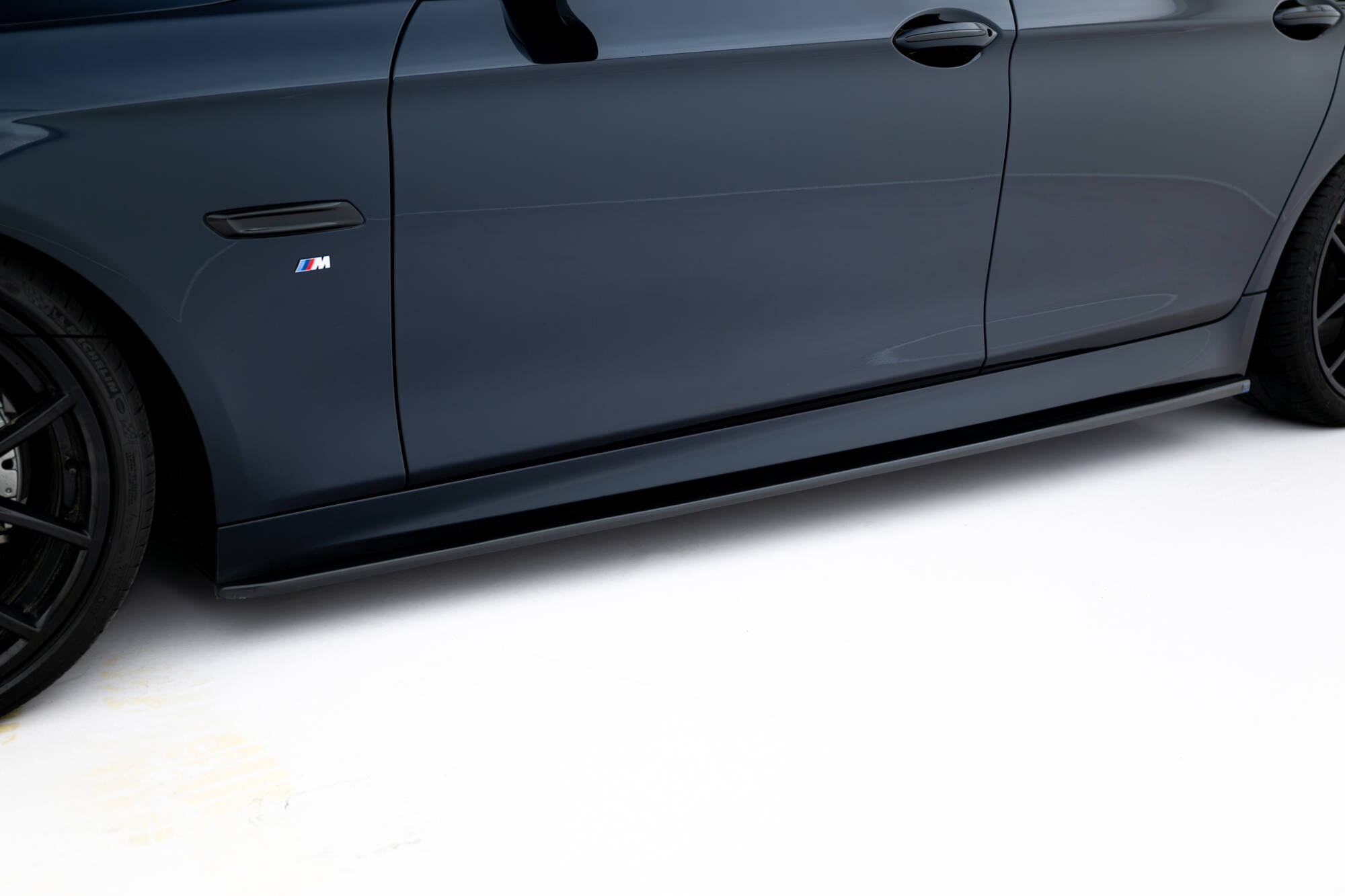 Sideskjørt V.2 BMW 5 F10/F11 M-Pack / M5