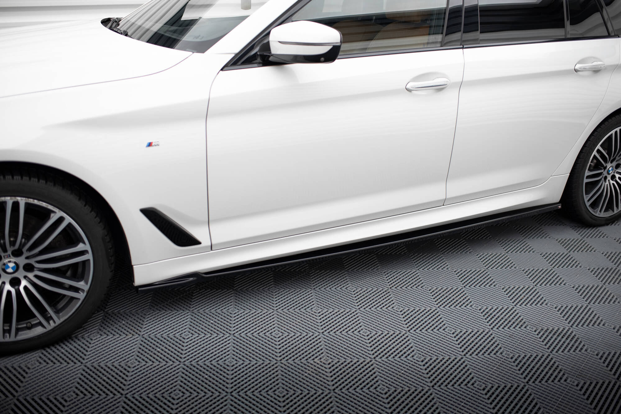 Sideskjørt V.2 BMW 5 M-Pack G30 / G31