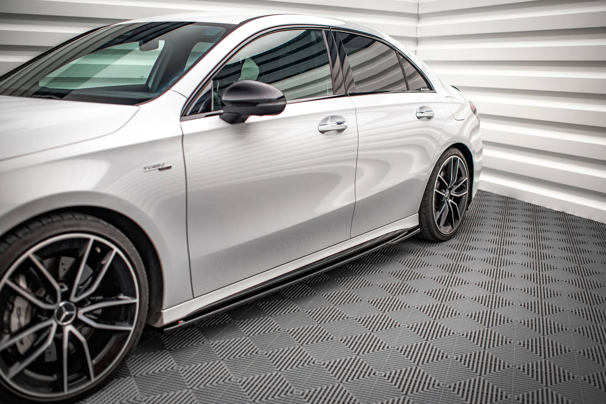 Sideskjørt V.2 Mercedes A35 AMG / AMG-Line W177