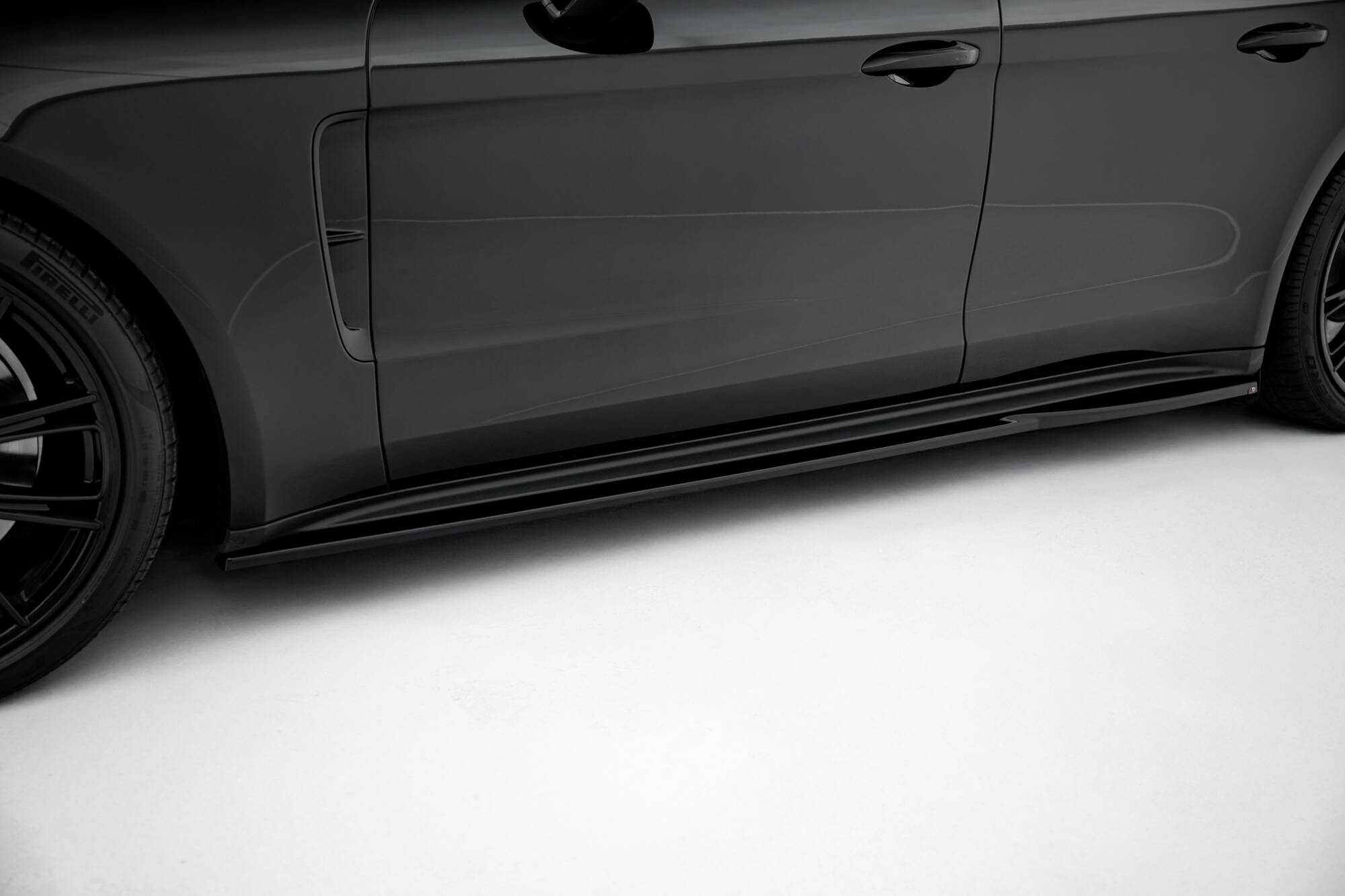 Sideskjørt V.2 Porsche Panamera Turbo S E-Hybrid / Panamera E-Hybrid 971