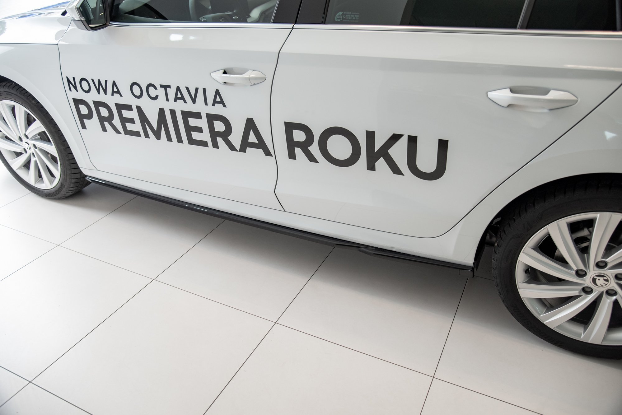 Sideskjørt V.2 Skoda Octavia Mk4