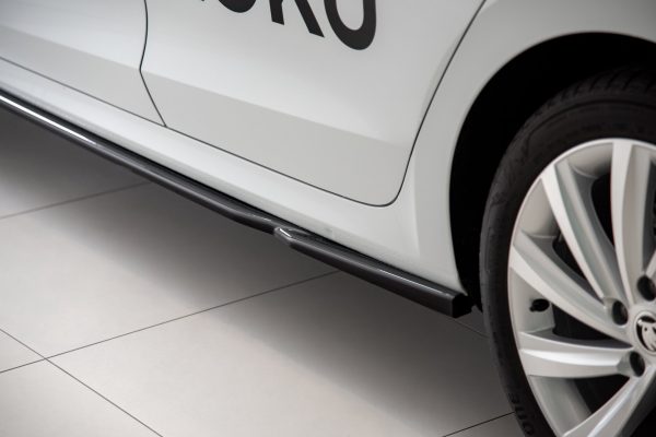Sideskjørt V.2 Skoda Octavia Mk4