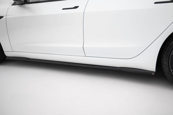 Sideskjørt V.2 Tesla Model 3 Performance Mk1 Facelift