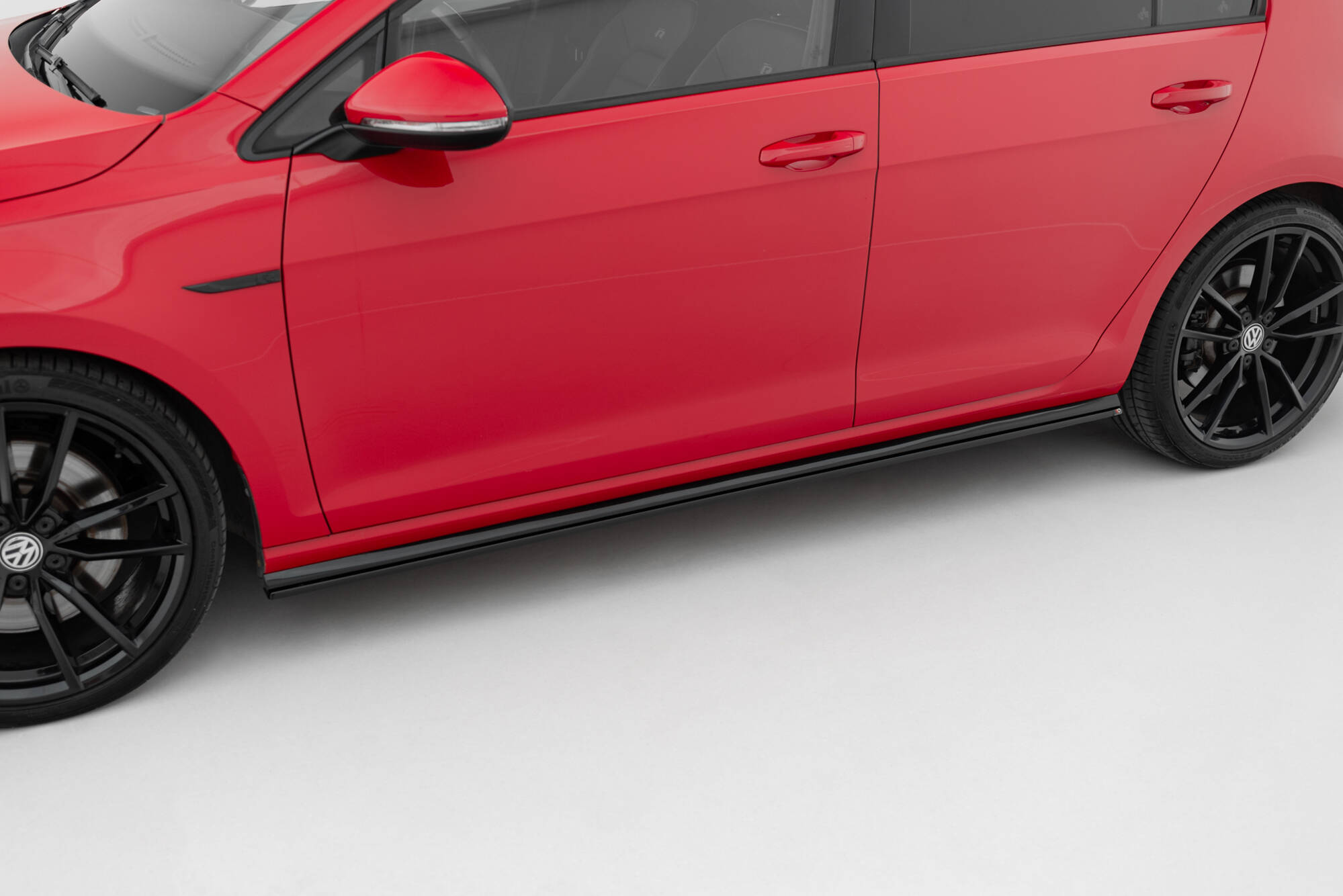 Sideskjørt V.2 Volkswagen Golf R / R-Line Mk7 Facelift
