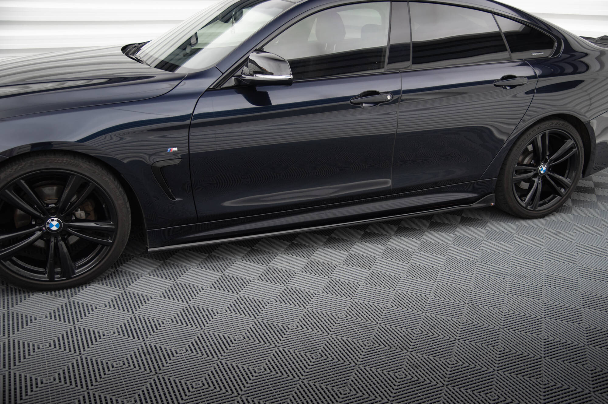 Sideskjørt V.3 BMW 4 Coupe / Gran Coupe / Cabrio M-Pack F32 / F36 / F33