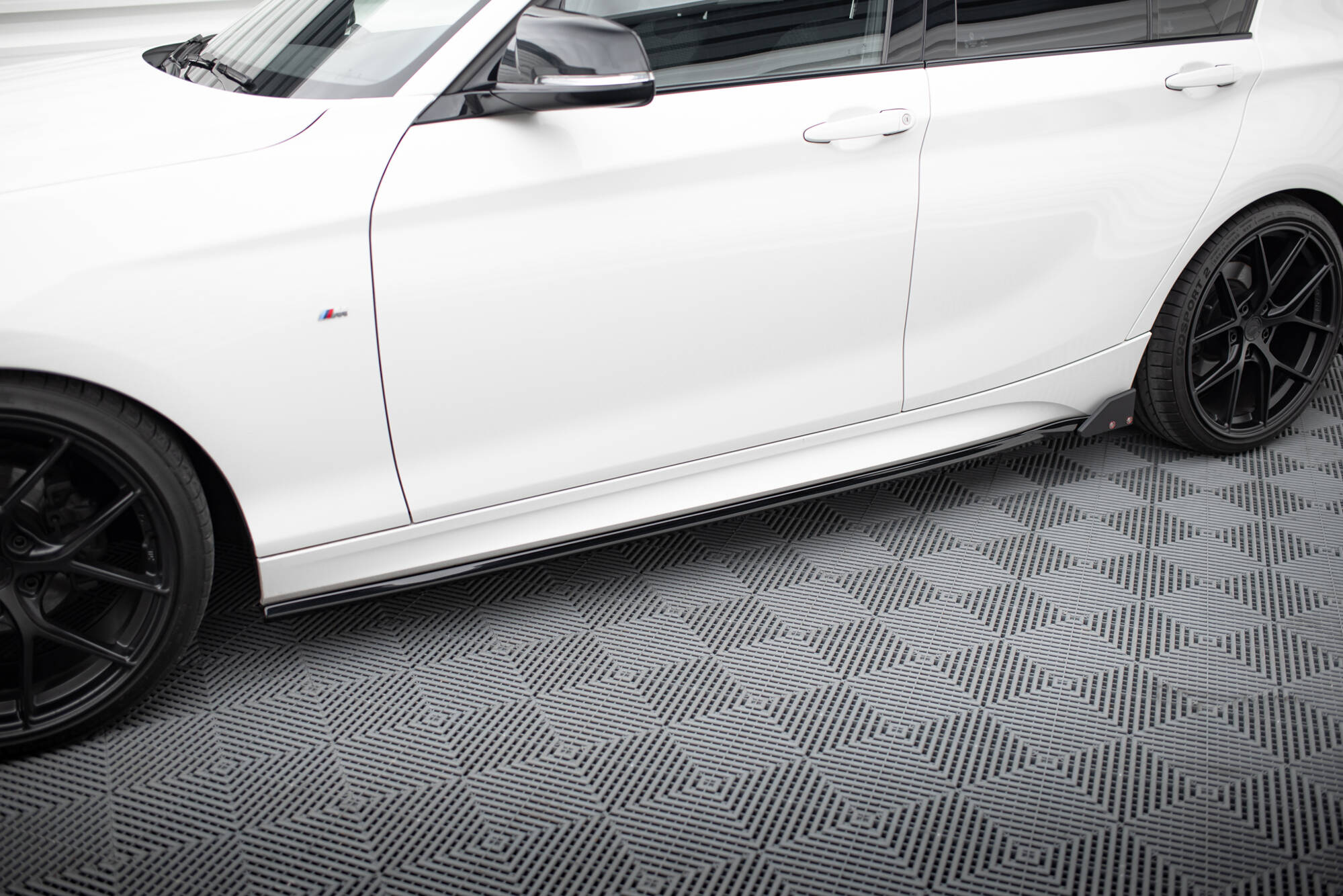 Sideskjørt V.4 Med Flaps BMW 1 M-Pack / M140i F20 Facelift