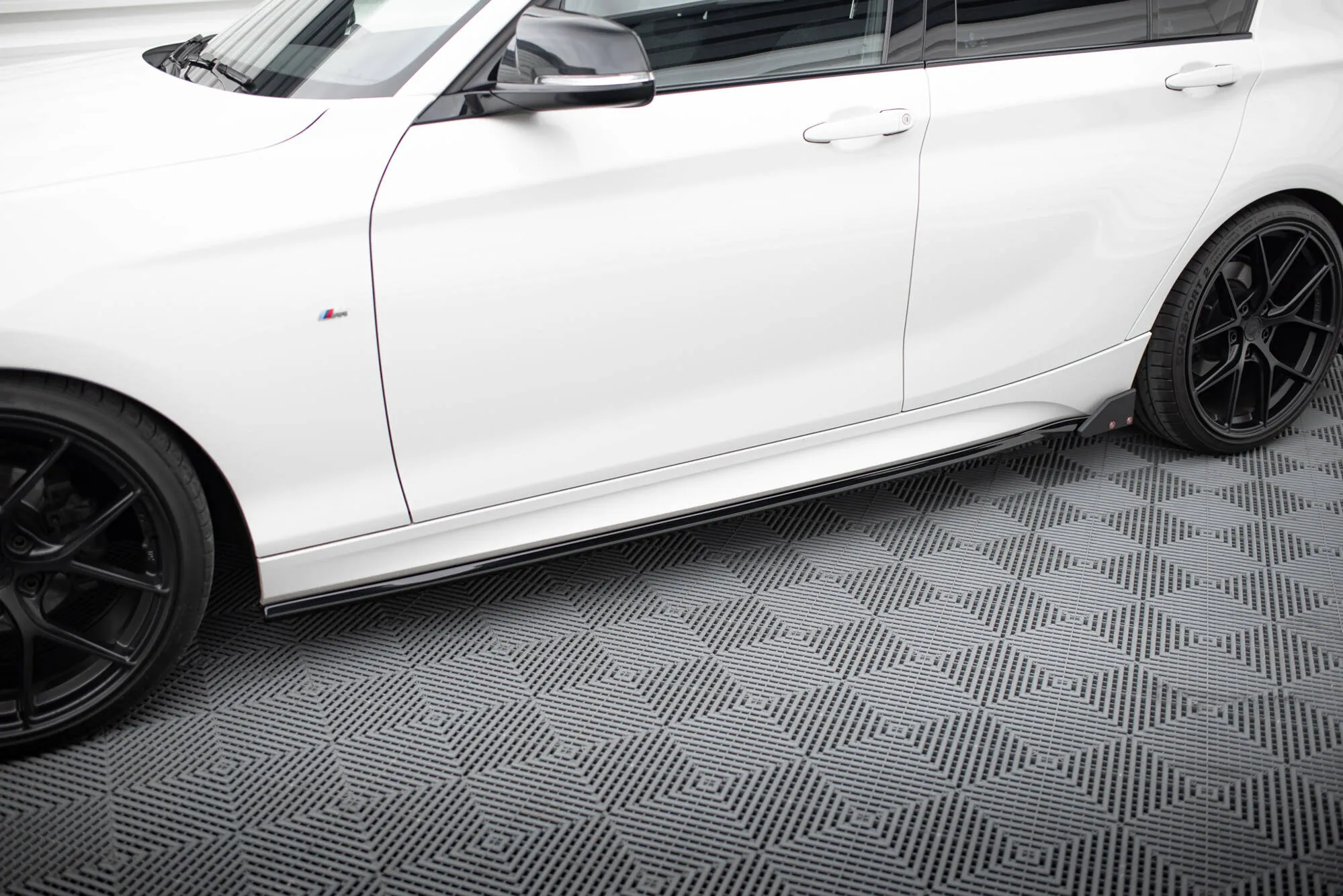 Sideskjørt V.4 Med Flaps BMW 1 M-Pack / M140i F20 Facelift