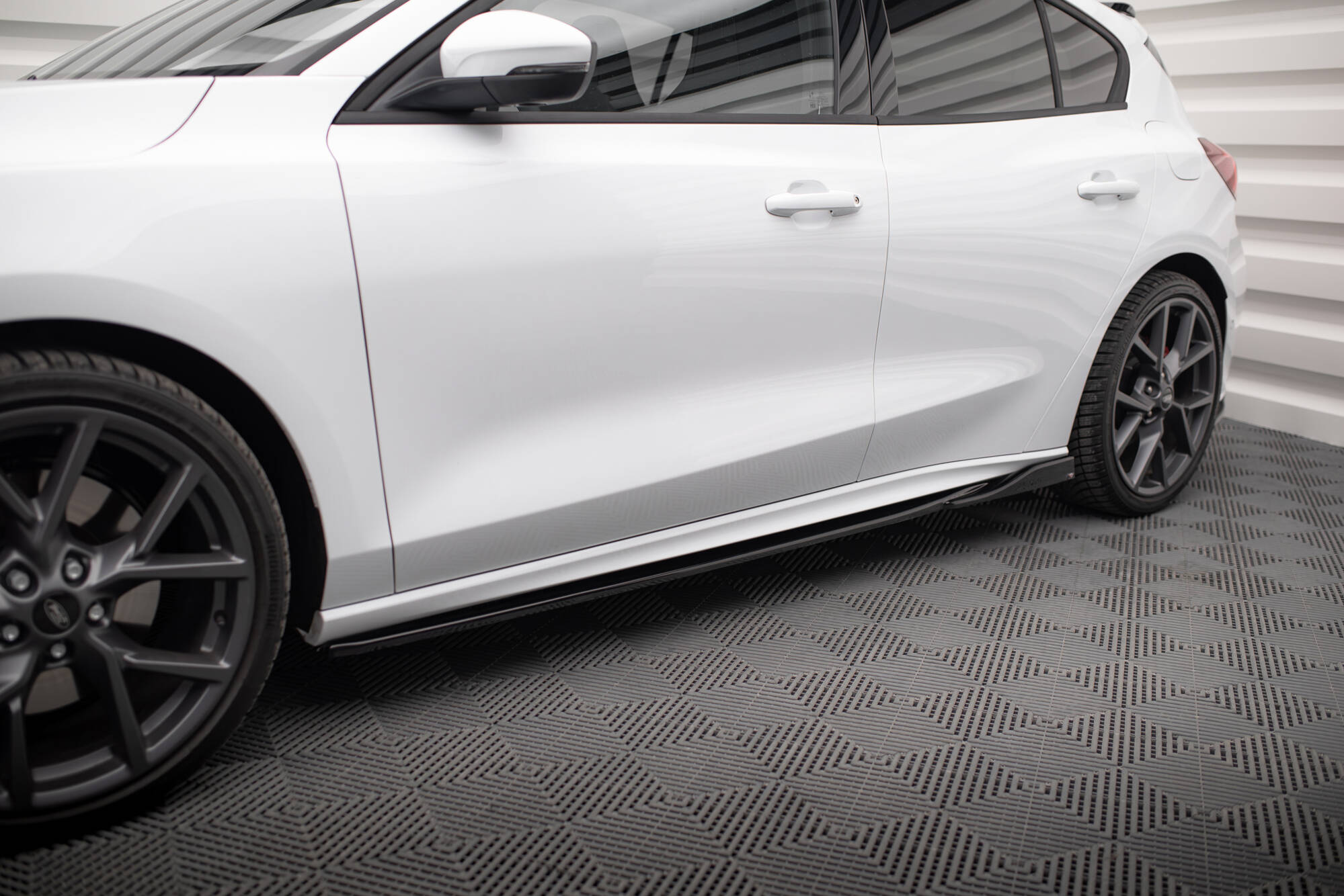 Sideskjørt V.4 Ford Focus ST / ST-Line Mk4 Facelift