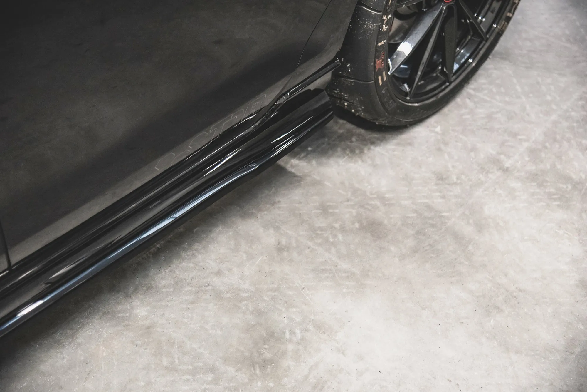 Sideskjørt VW Golf 7 GTI TCR - Bilde 3