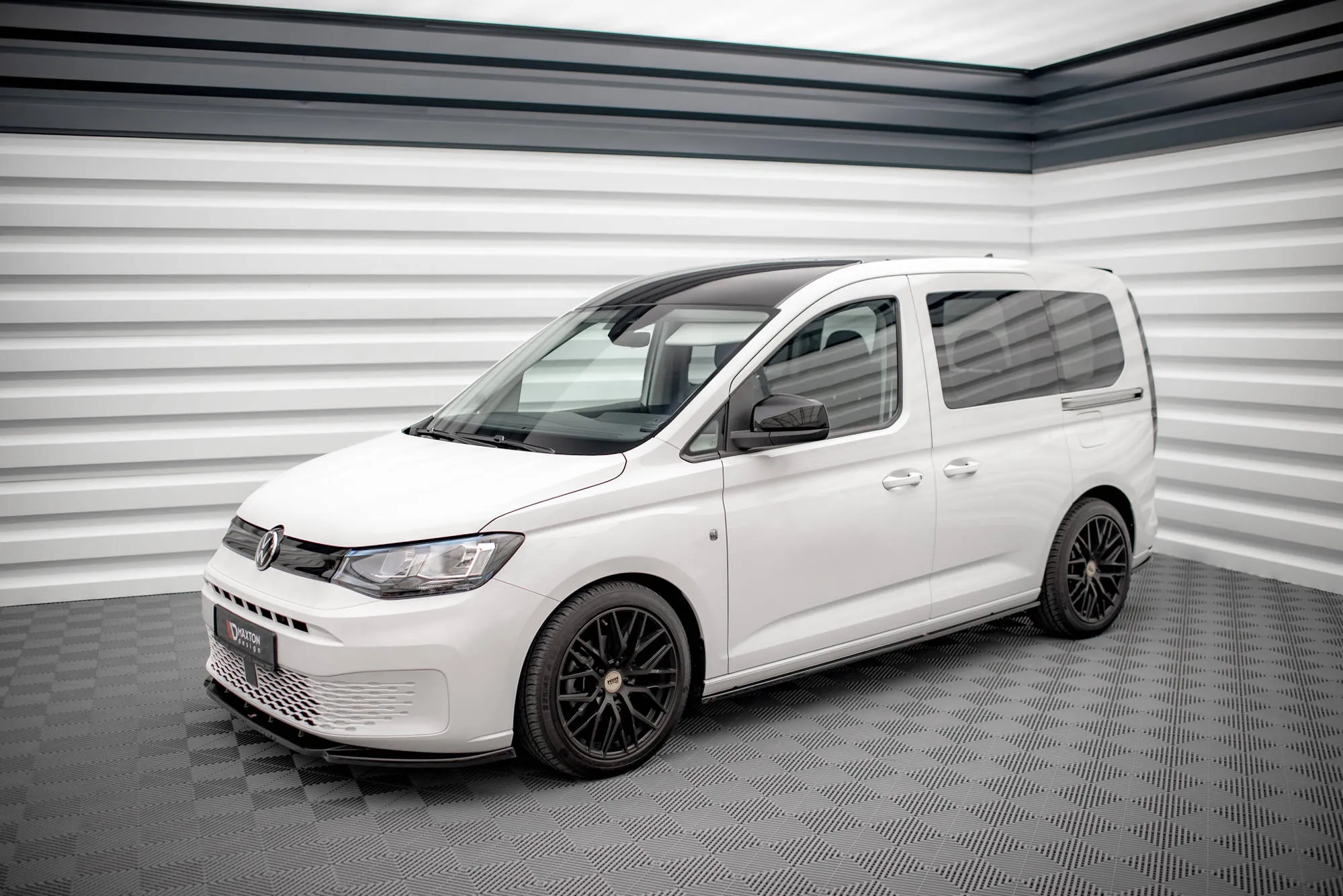 Sideskjørt Volkswagen Caddy Mk5 / Ford Transit Connect Mk3 - Bilde 3