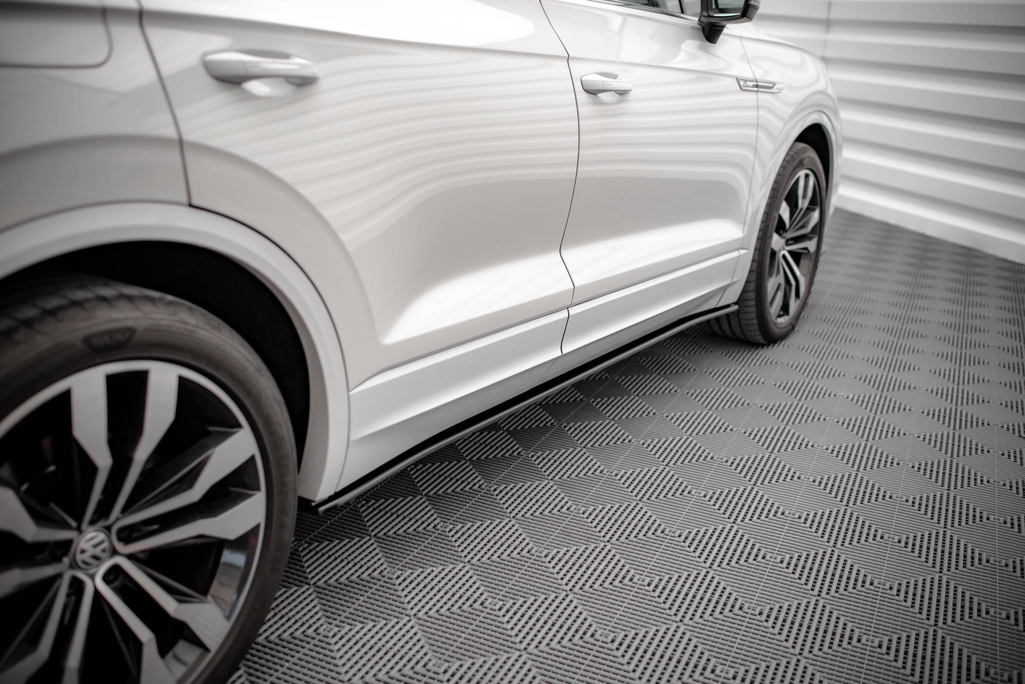 Sideskjørt Volkswagen Touareg R-line Mk3