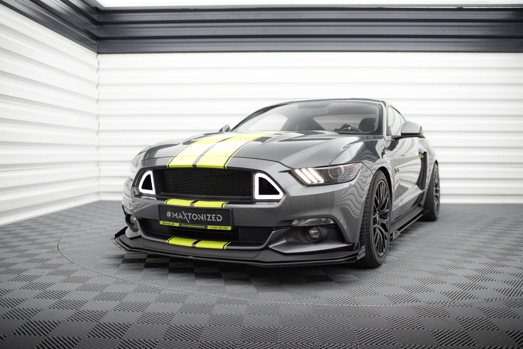 Frontleppe Street Pro Med Flaps Ford Mustang GT Mk6