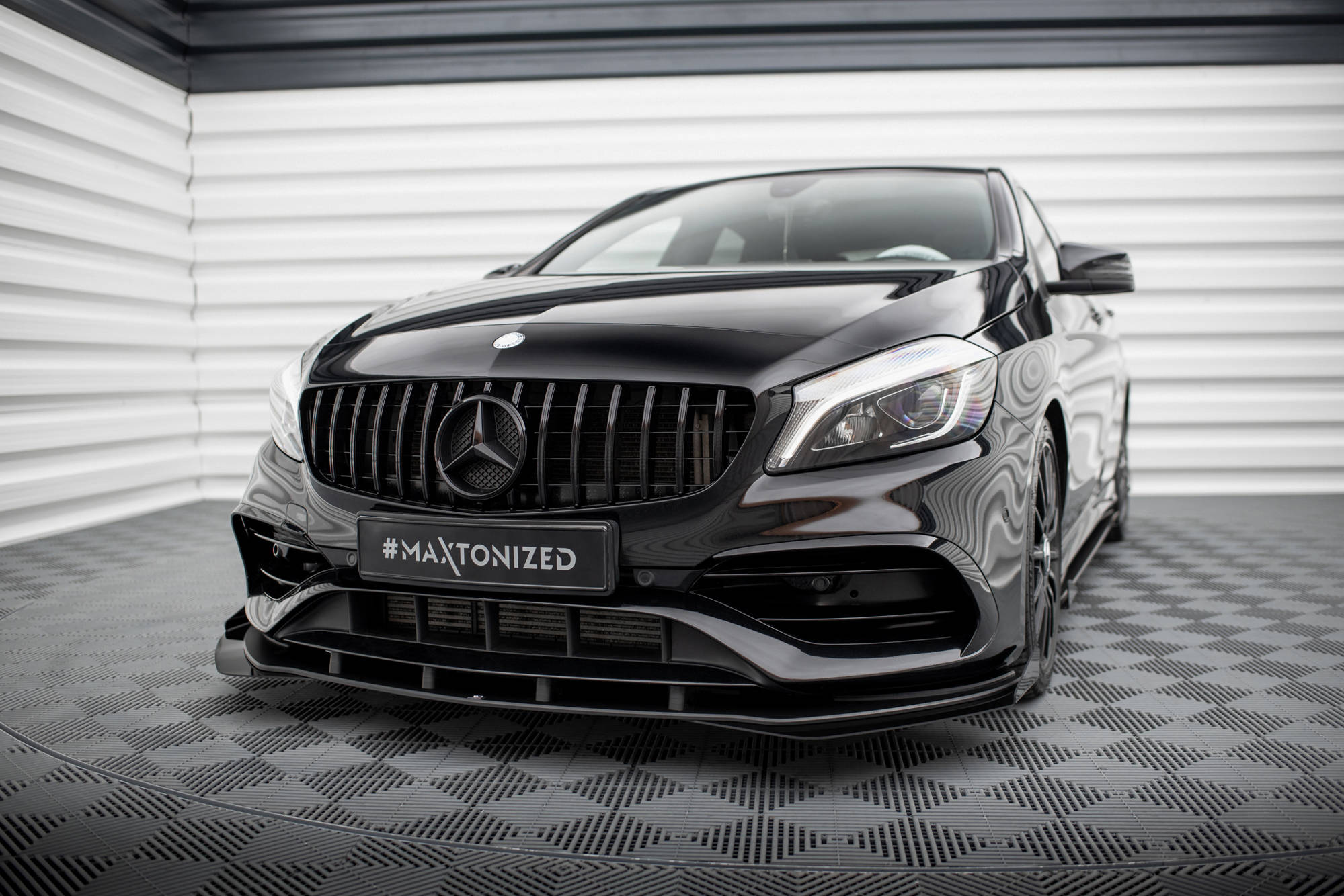 Frontleppe Street Pro Med Flaps Mercedes-Benz A AMG-Line W176 Facelift