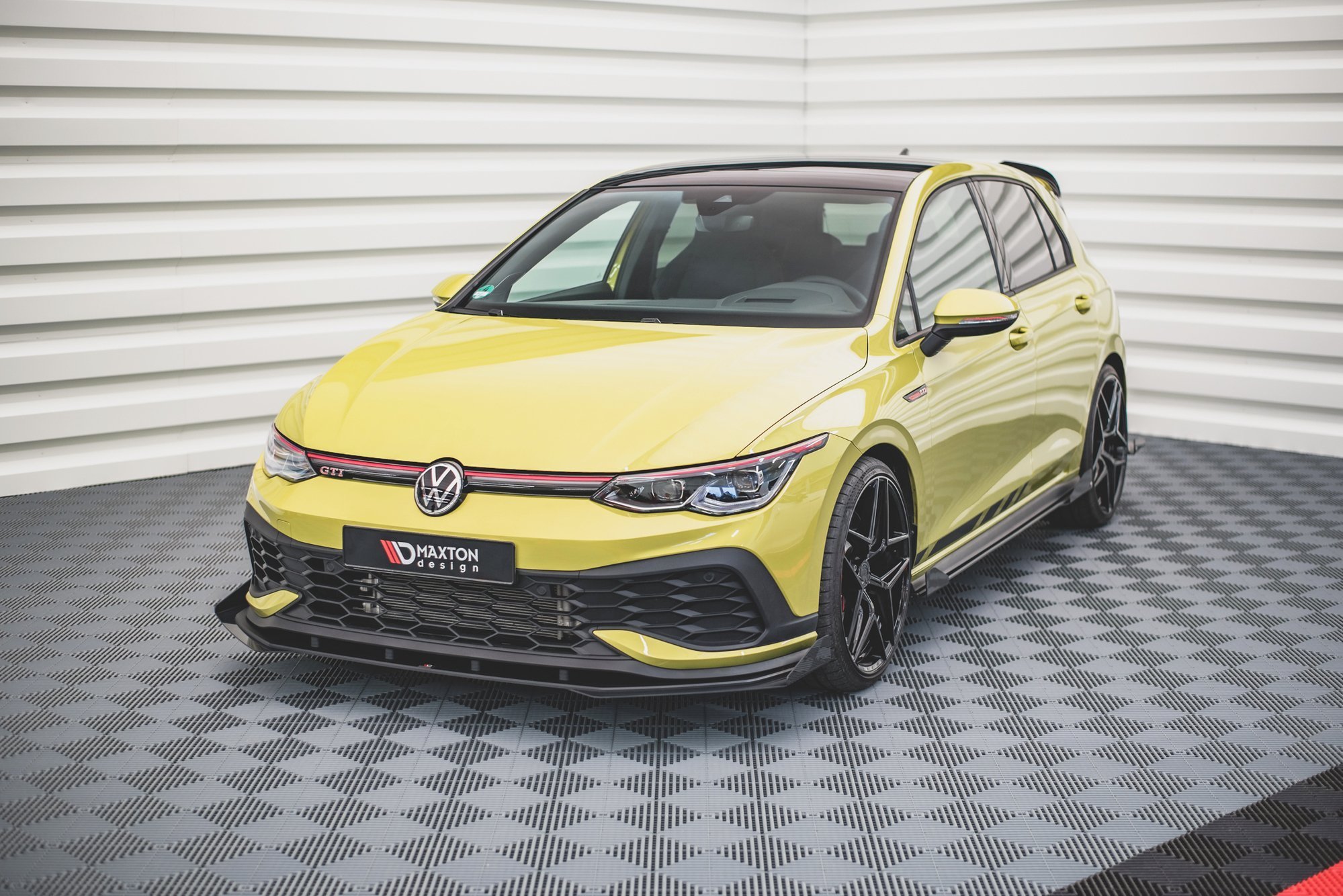 Frontleppe Street Pro Med Flaps Volkswagen Golf GTI Clubsport Mk8