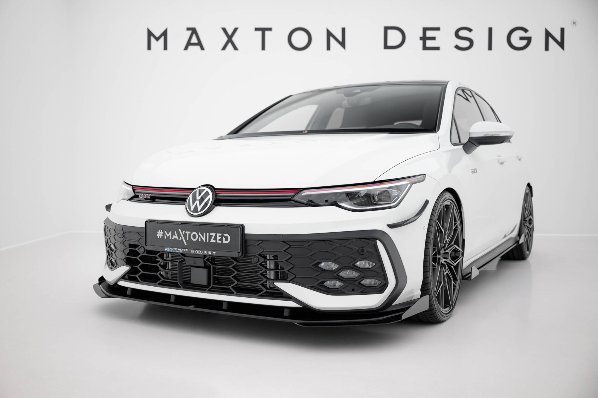 Frontleppe Street Pro Med Flaps Volkswagen Golf GTI / GTE / R-Line Mk8 Facelift