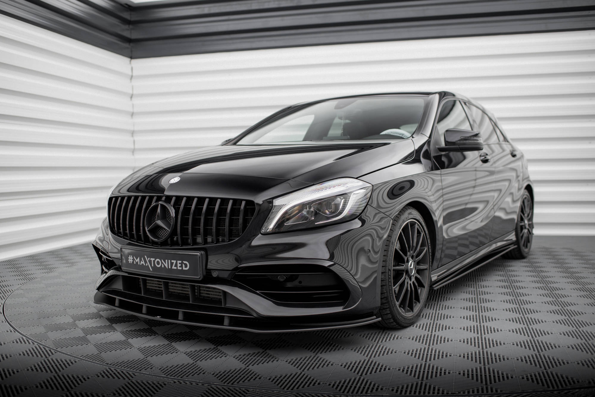 Frontleppe Street Pro Mercedes-Benz A AMG-Line W176 Facelift
