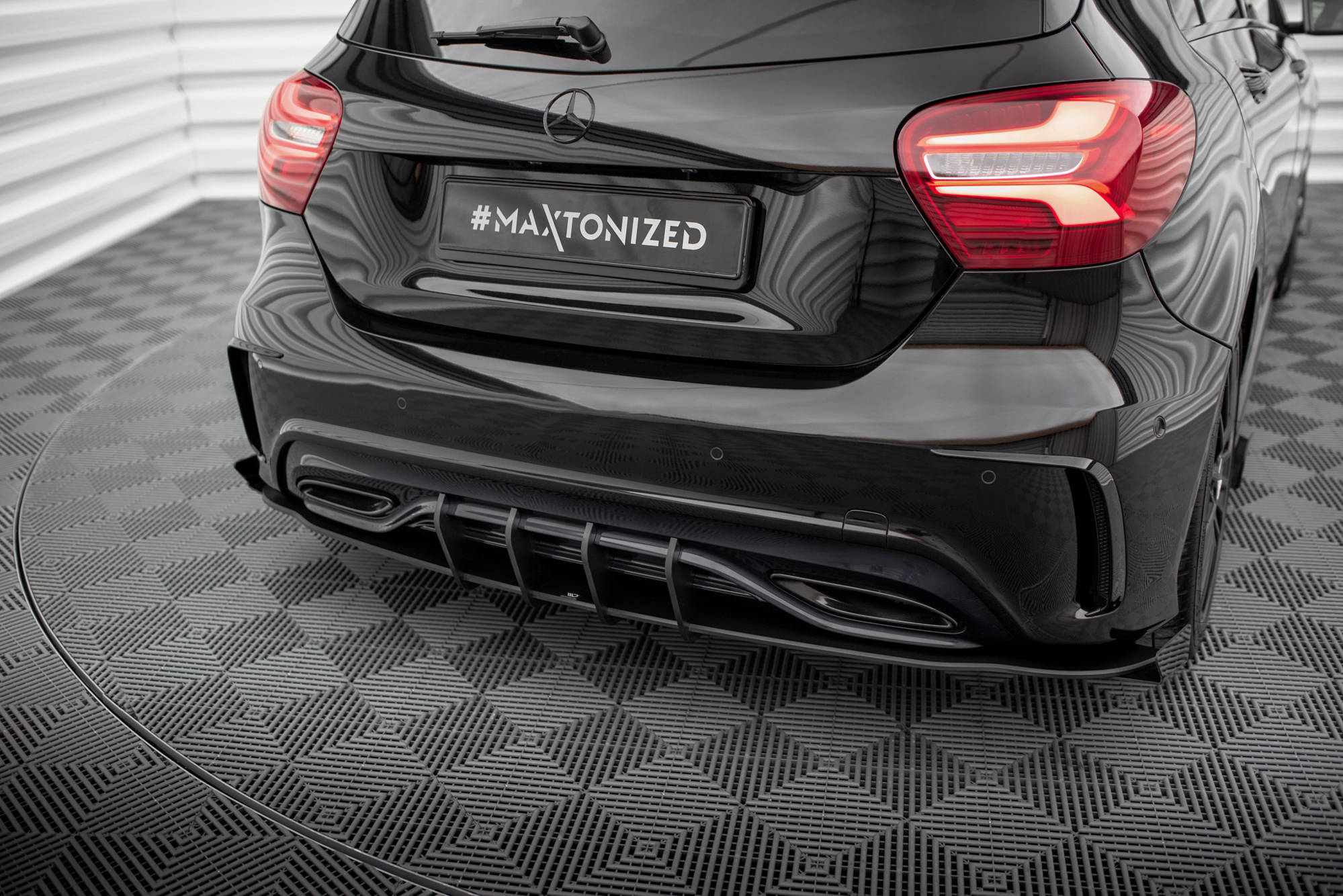 Bakre Flaps Street Pro Med Flaps Mercedes-Benz A AMG-Line W176 Facelift