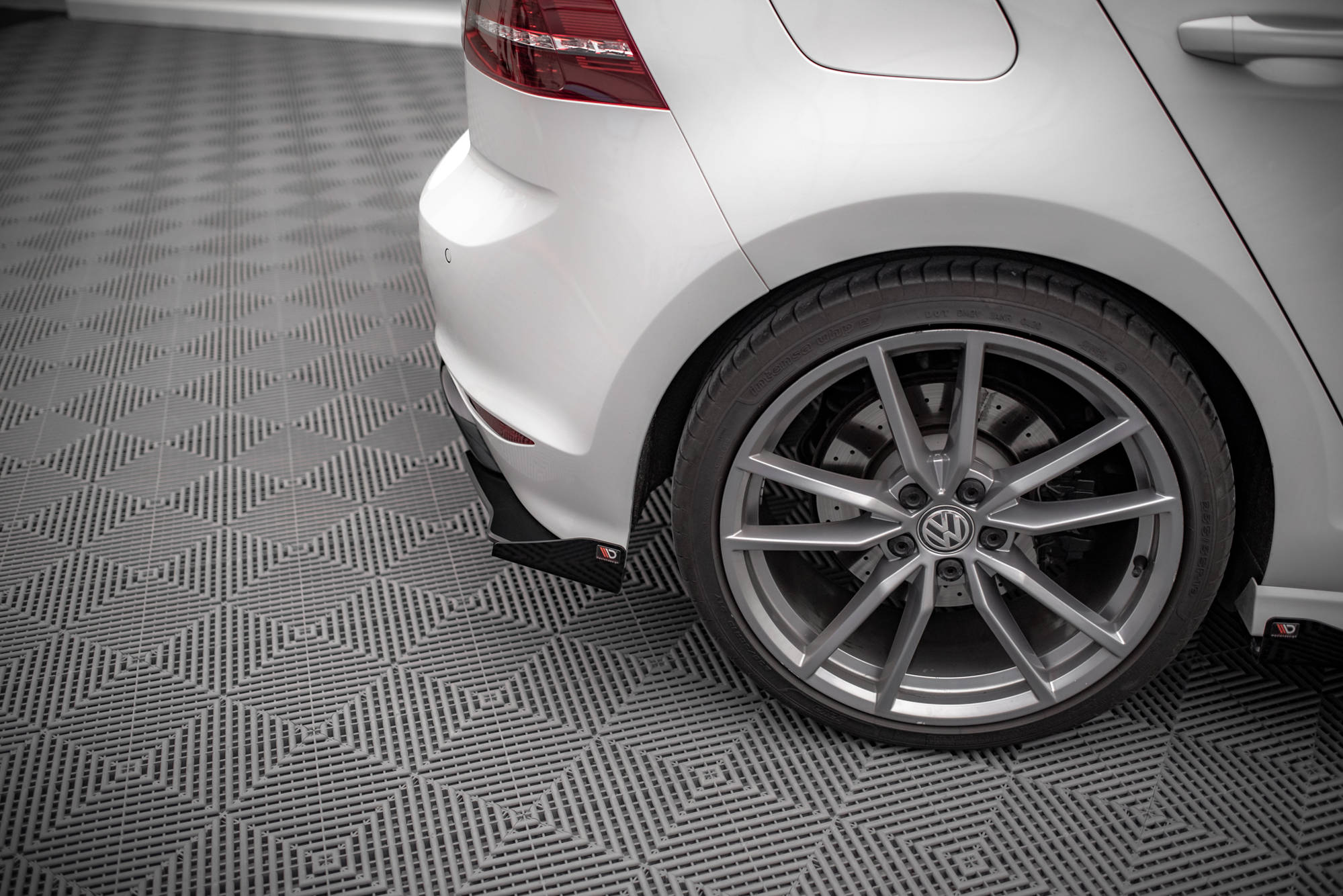 Bakre Flaps Street Pro Med Flaps Volkswagen Golf R Mk7