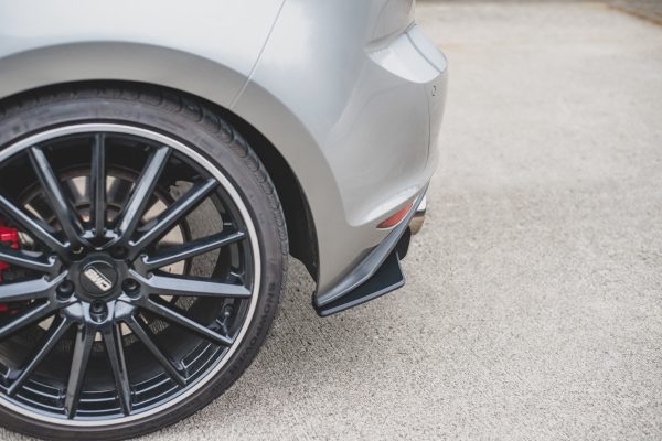 Bakre Flaps Street Pro V.1 VW Golf 7 GTI