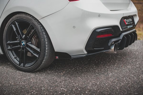 Bakre Flaps Street Pro V.3 Med Flaps BMW 1 F20 M140i