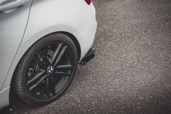 Bakre Flaps Street Pro V.3 Med Flaps BMW 1 F20 M140i