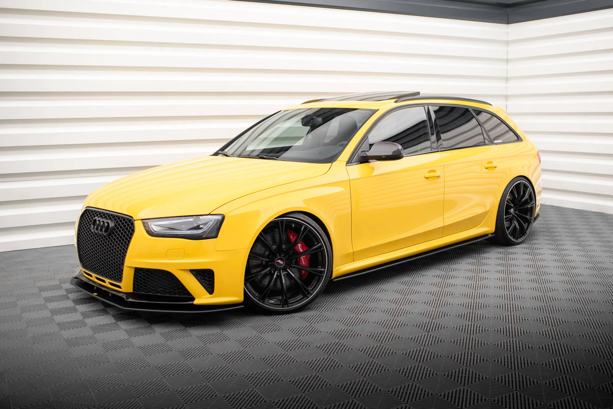 Sideskjørt Street Pro Audi RS4 B8