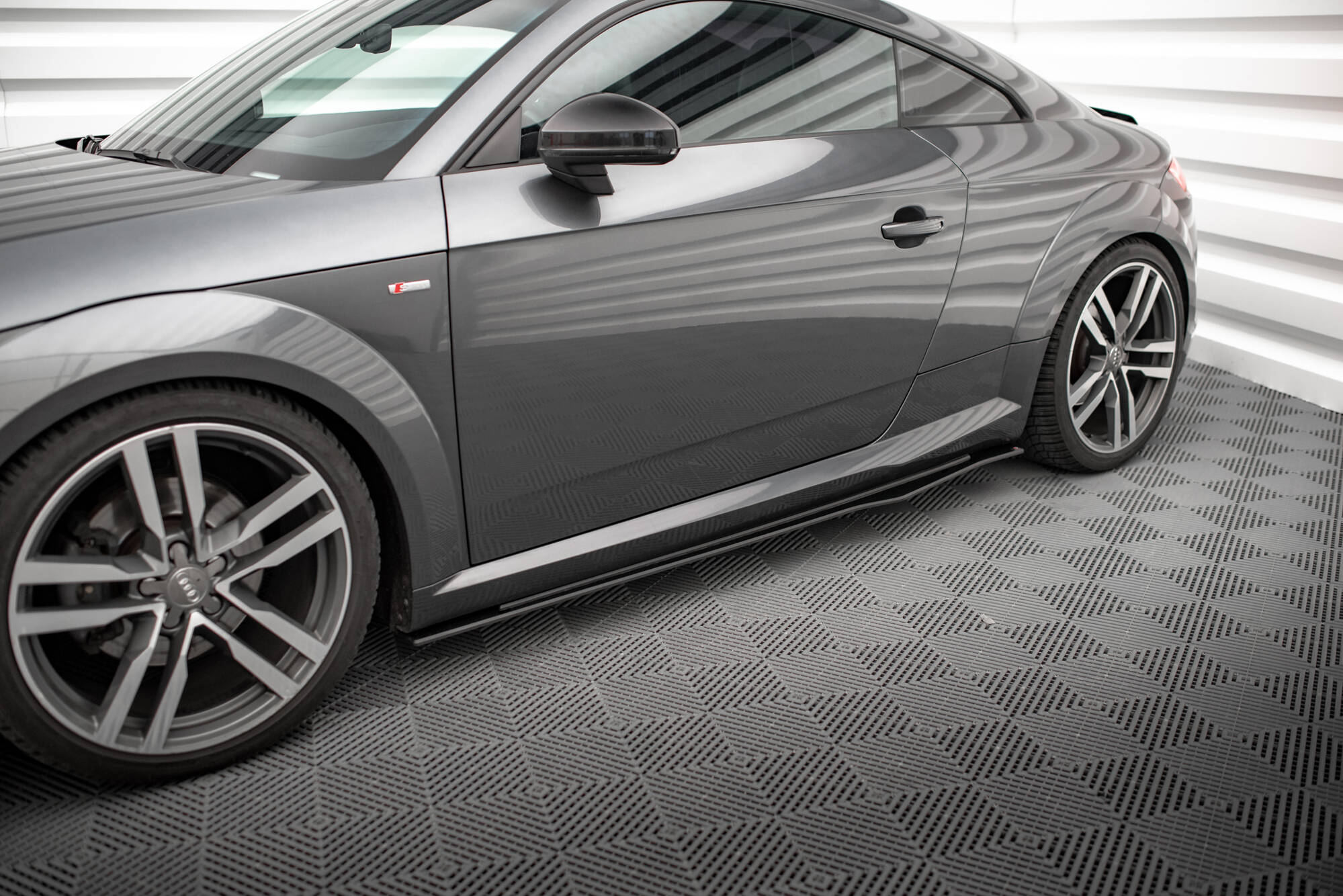 Sideskjørt Street Pro Audi TT S / S-Line 8S