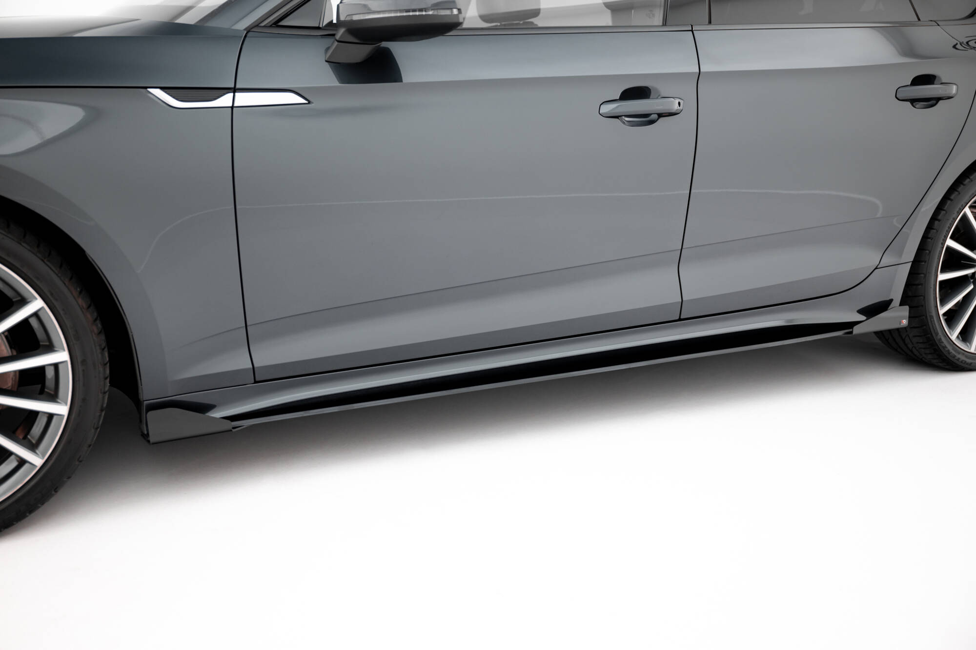 Sideskjørt Street Pro Med Flaps Audi A5 Sportback F5 Facelift