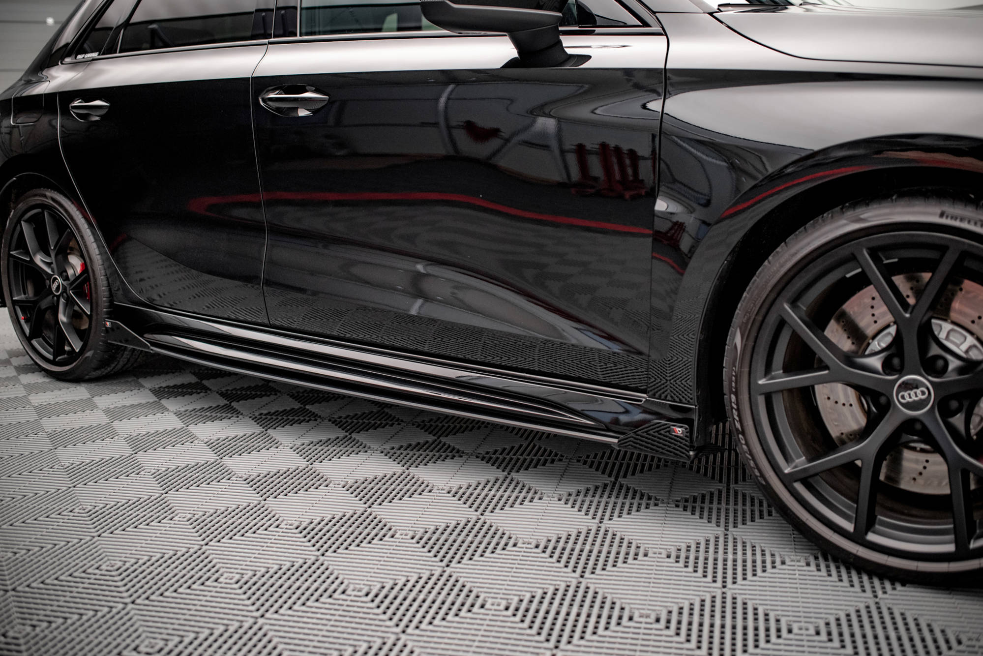 Sideskjørt Street Pro Med Flaps Audi RS3 Sportback 8Y