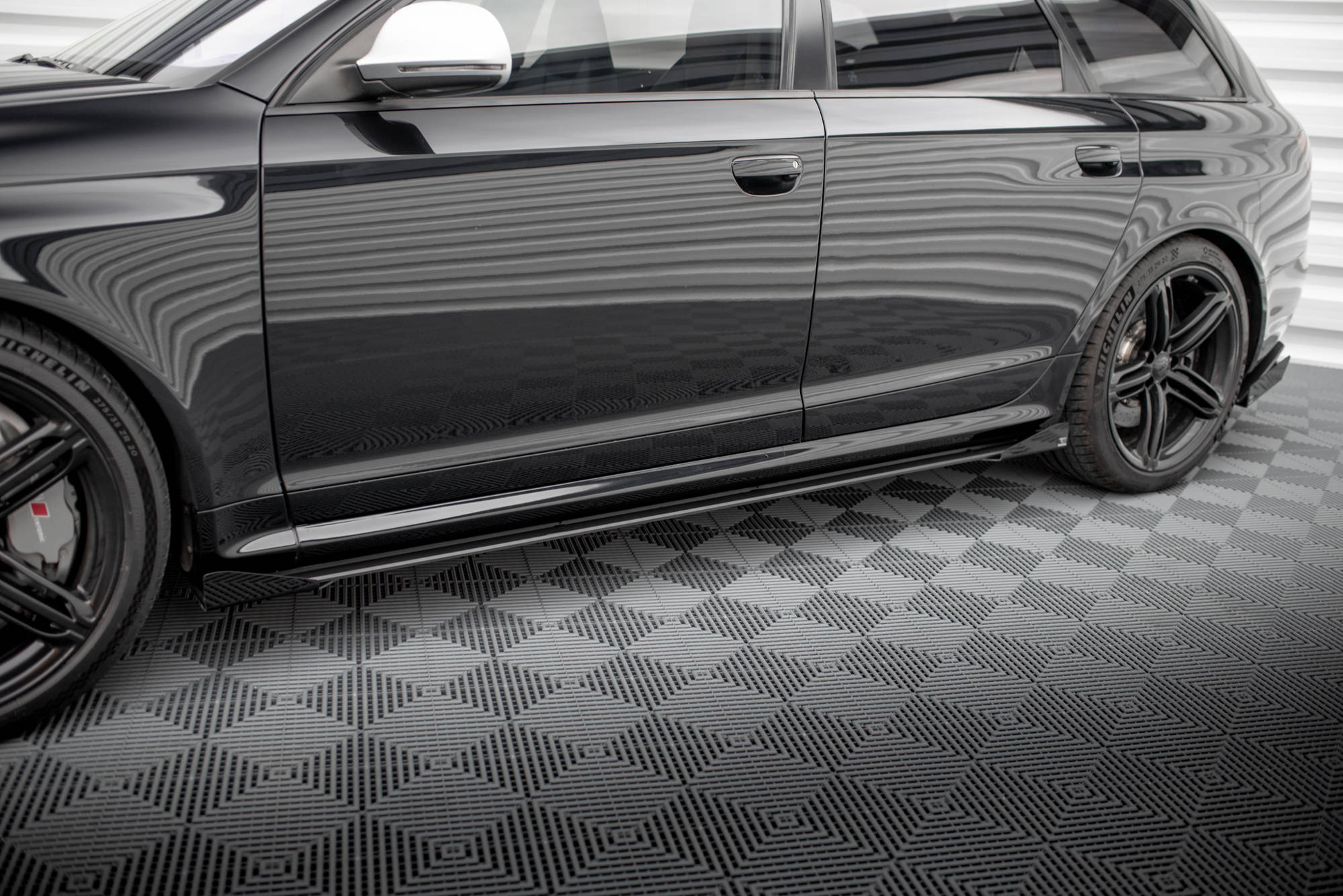 Sideskjørt Street Pro Med Flaps Audi RS6 Avant C6