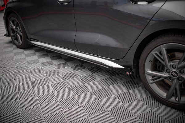 Sideskjørt Street Pro Med Flaps Audi S3 / A3 S-Line 8Y / 8Y Facelift