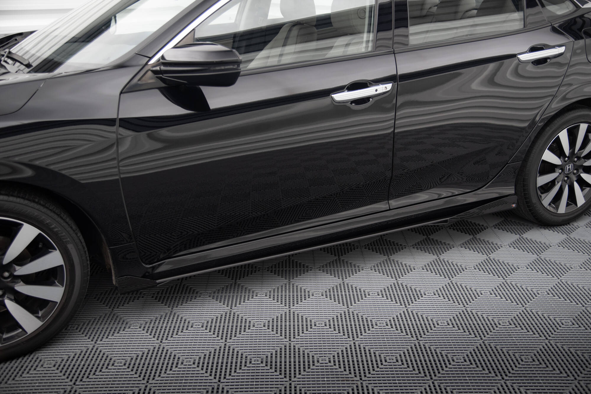 Sideskjørt Street Pro Med Flaps Honda CIVic Mk10