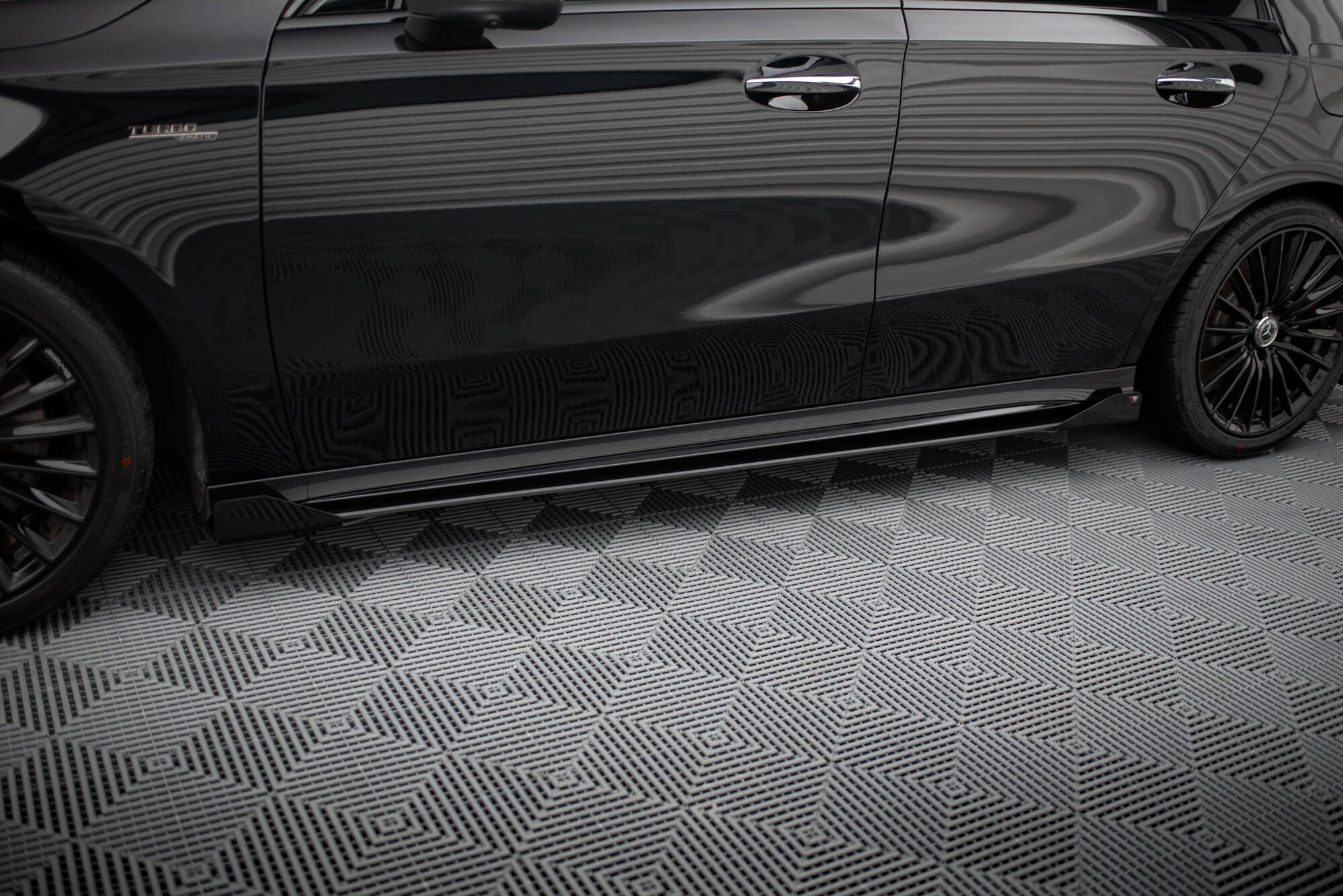 Sideskjørt Street Pro Med Flaps Mercedes-AMG A35 W177 Facelift