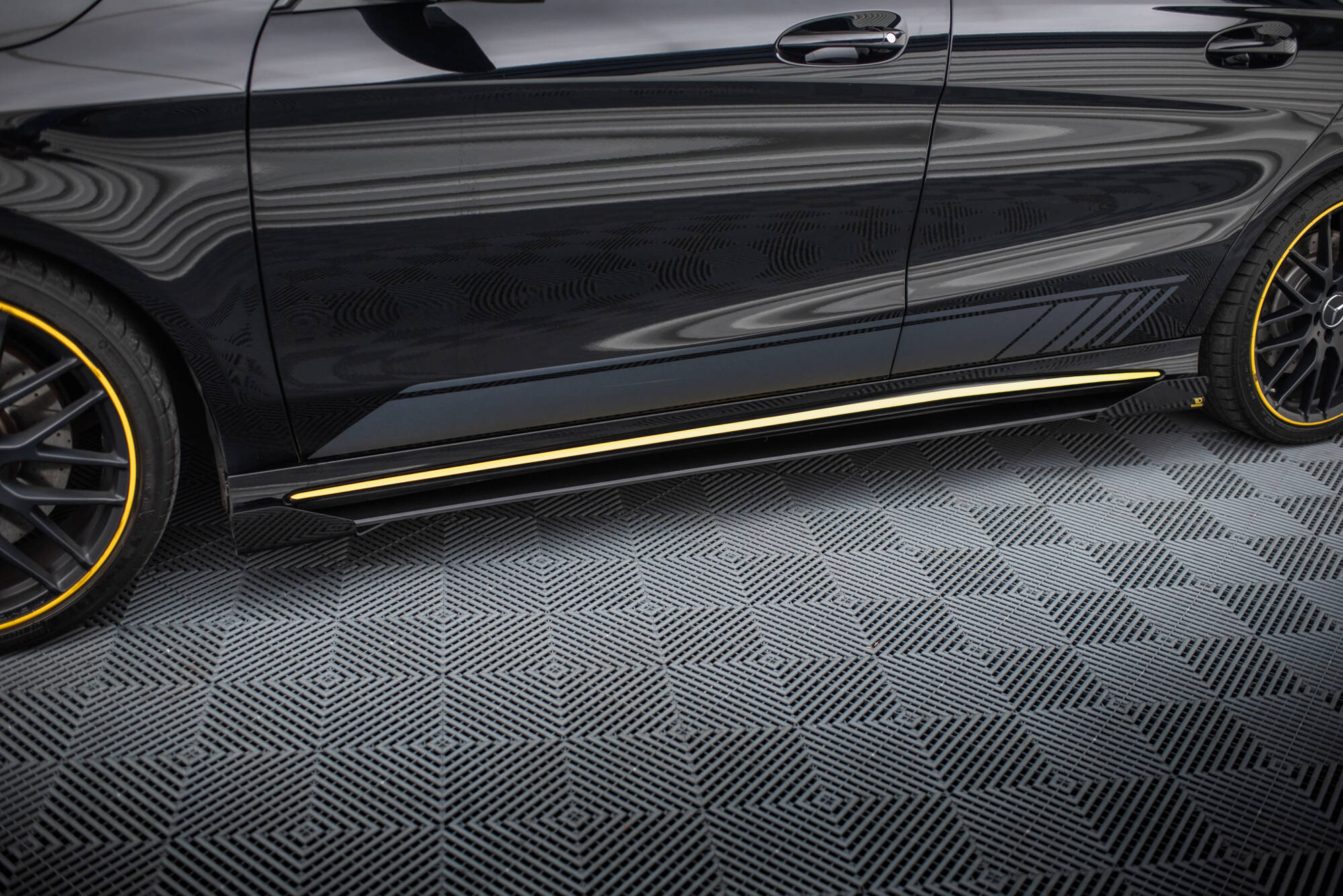Sideskjørt Street Pro Med Flaps Mercedes-AMG CLA 45 C117 Facelift
