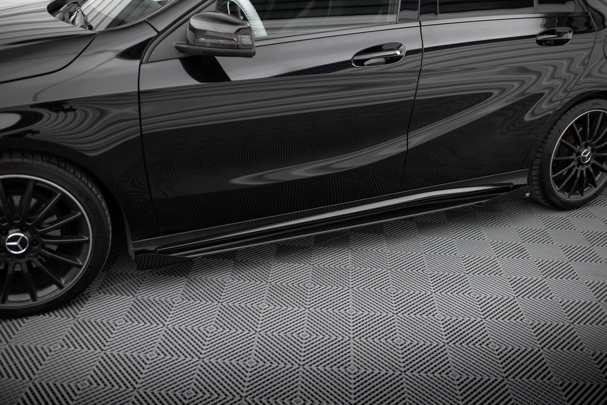 Sideskjørt Street Pro Med Flaps Mercedes-Benz A AMG-Line W176 Facelift