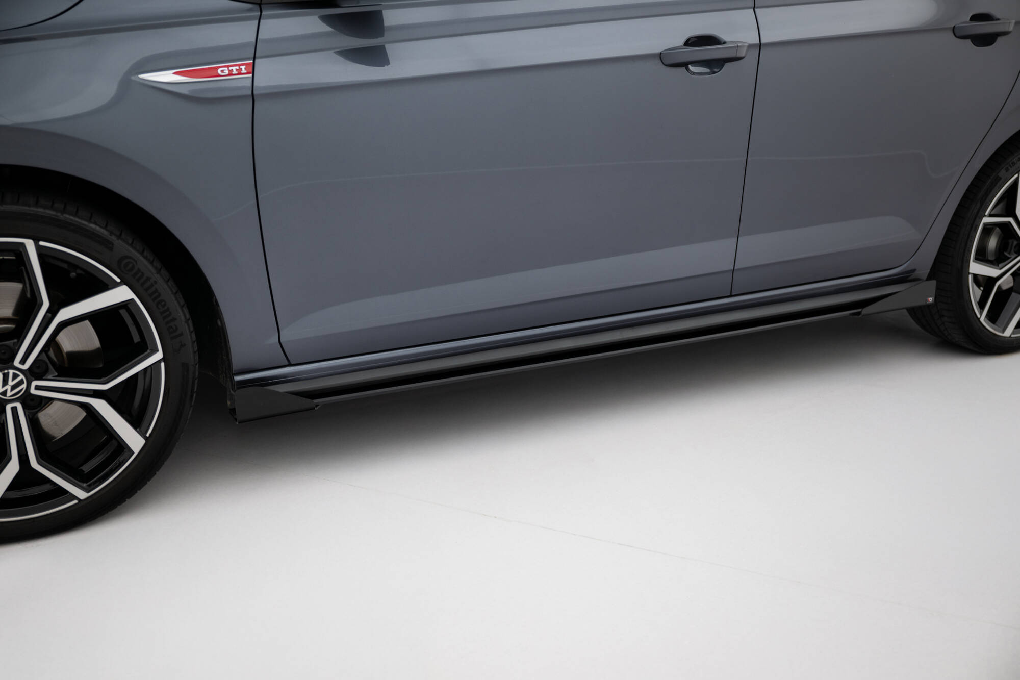 Sideskjørt Street Pro Med Flaps Volkswagen Polo GTI Mk6 Facelift
