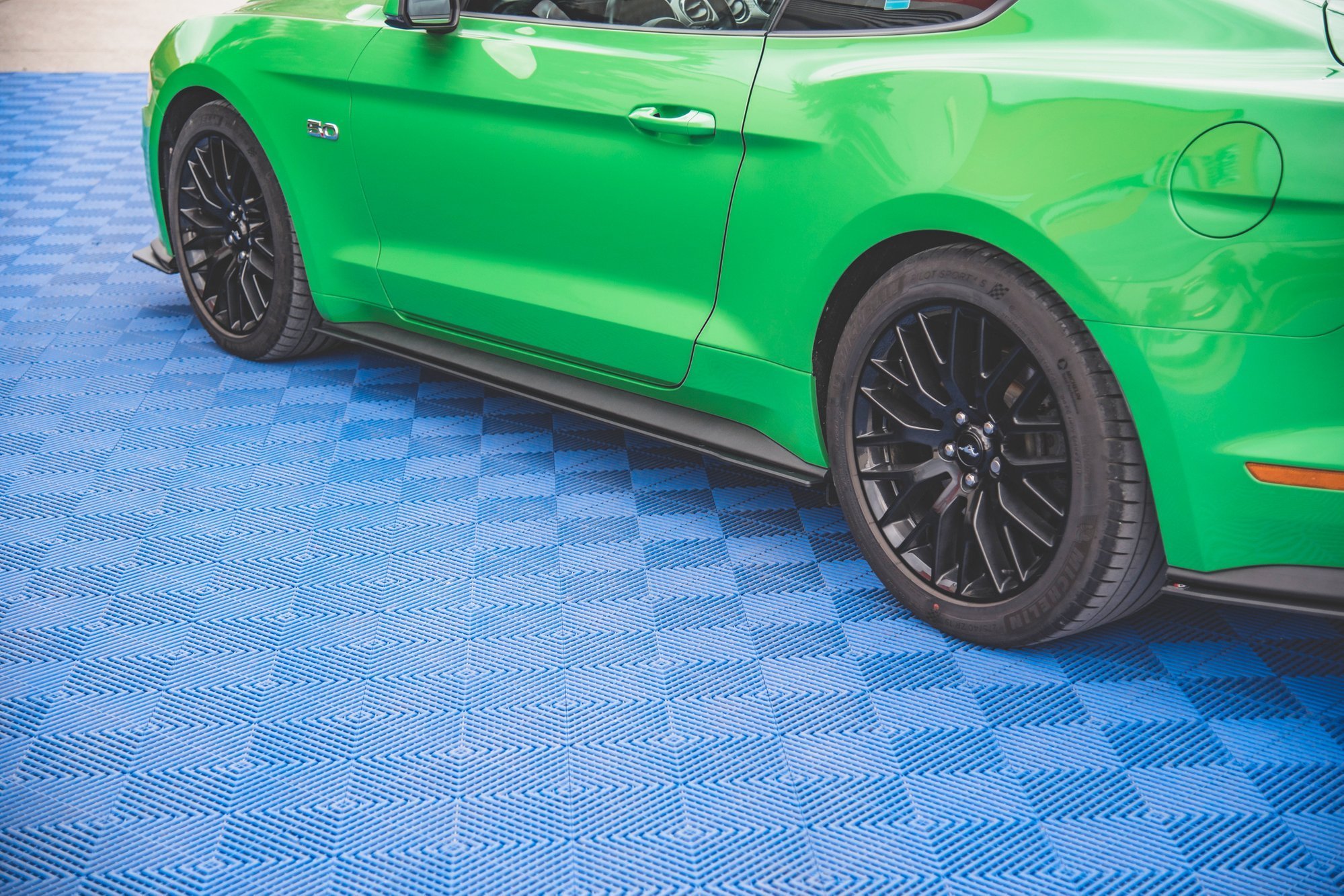 Sideskjørt Street Pro V.1 Ford Mustang GT Mk6 Facelift