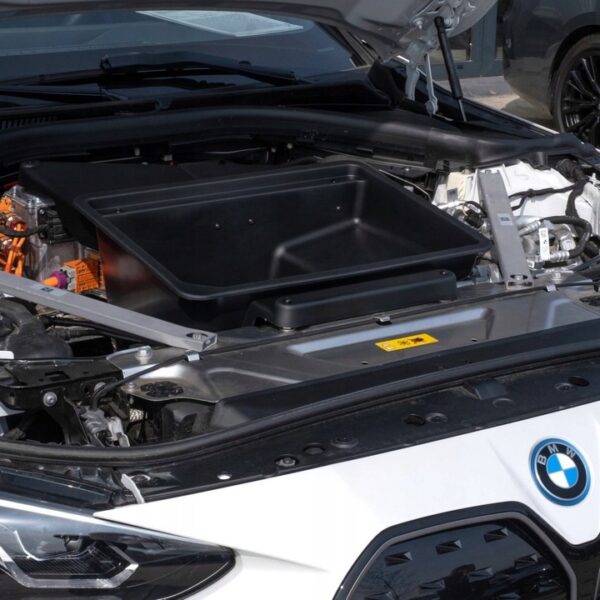 Ekstra Oppbevaringsrom Foran BMW i4 eDrive 35/40 2021–