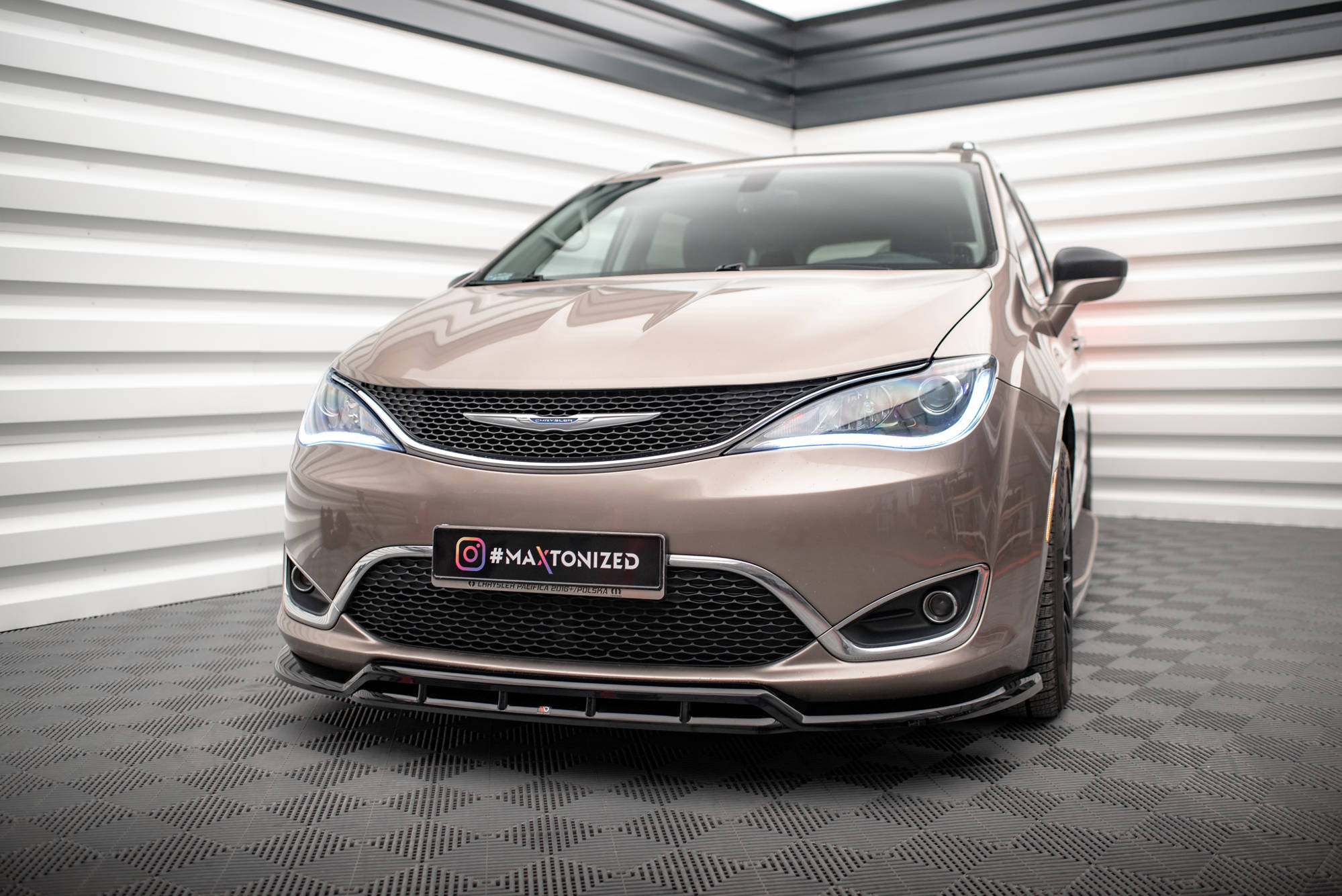 Frontleppe Chrysler Pacifica Mk2
