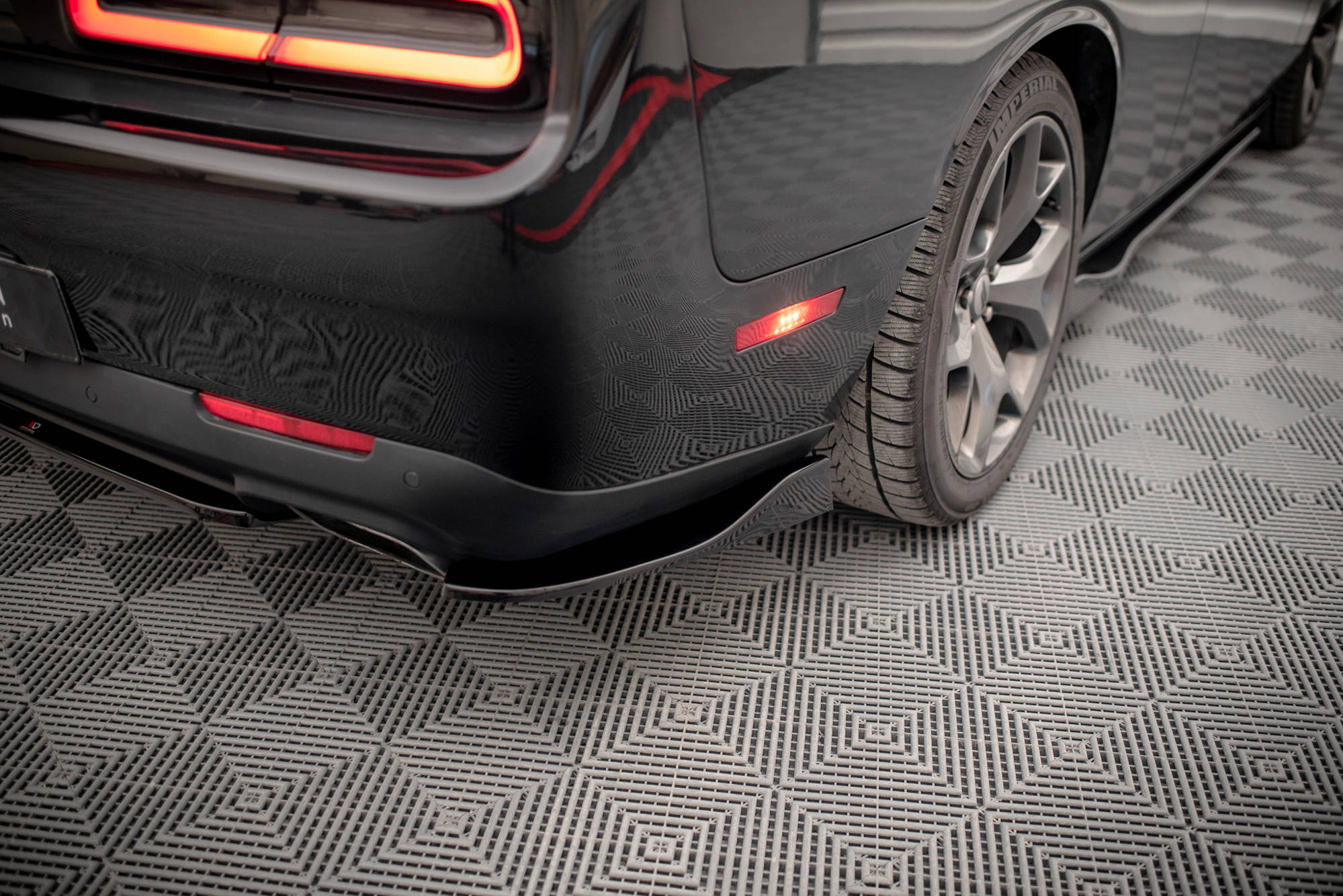 Bakre Flaps Dodge Challenger RT Mk3 Facelift