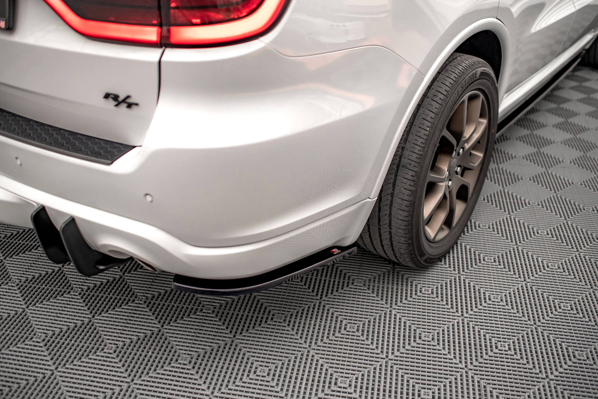 Bakre Flaps Dodge Durango RT Mk3