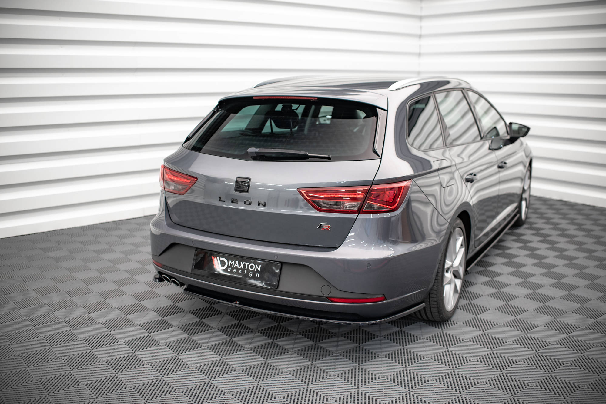 Bakre Flaps V.1 Seat Leon FR Sportstourer Mk3
