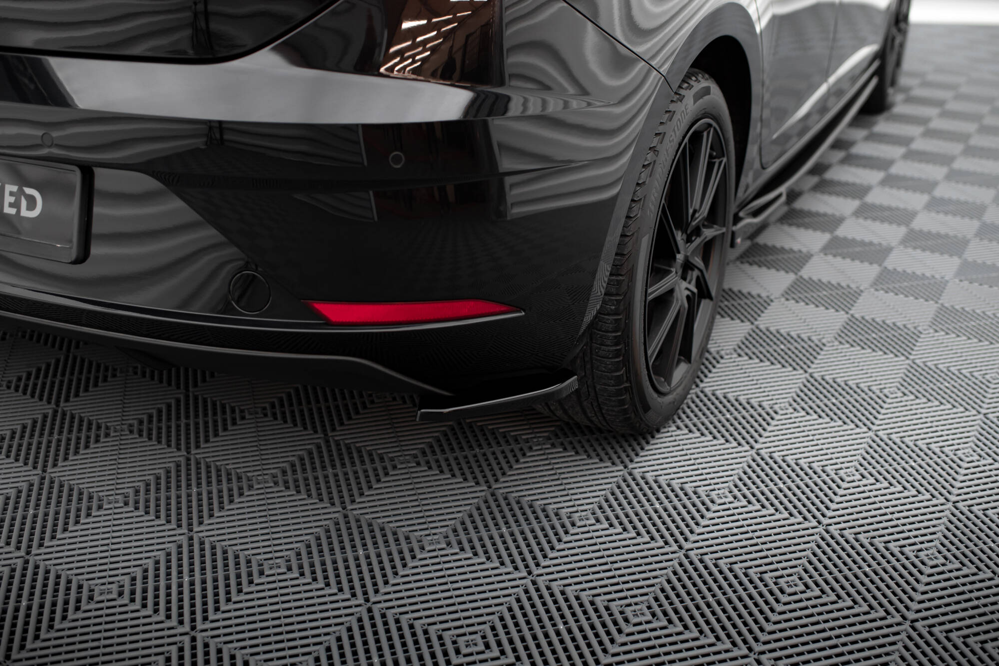 Bakre Flaps V.1 Boczne Seat Leon Hatchback Mk3 Facelift