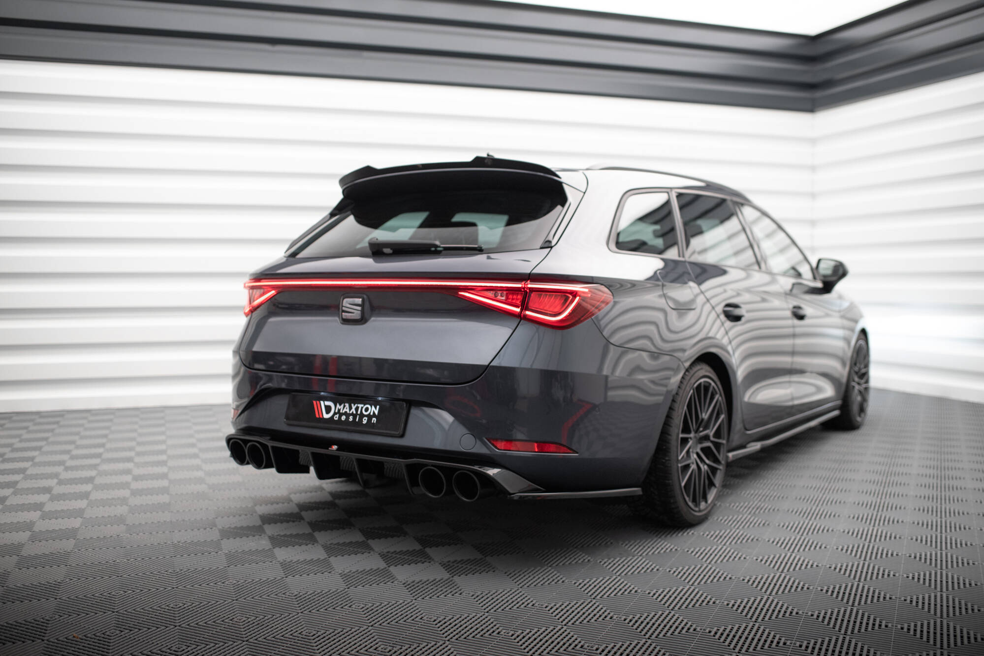 Diffuser V.2 Med Atrapa Wydechu Seat Leon ST FR Mk4