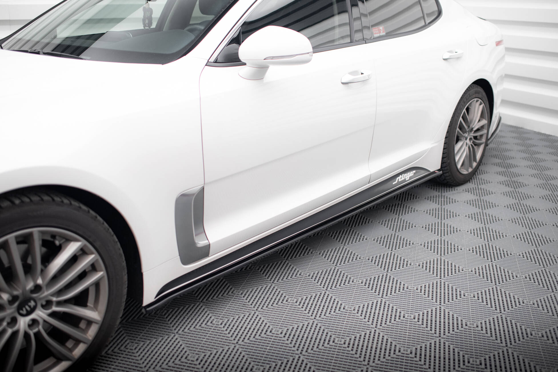 Sideskjørt Kia Stinger GT / GT-Line / Standard Mk1