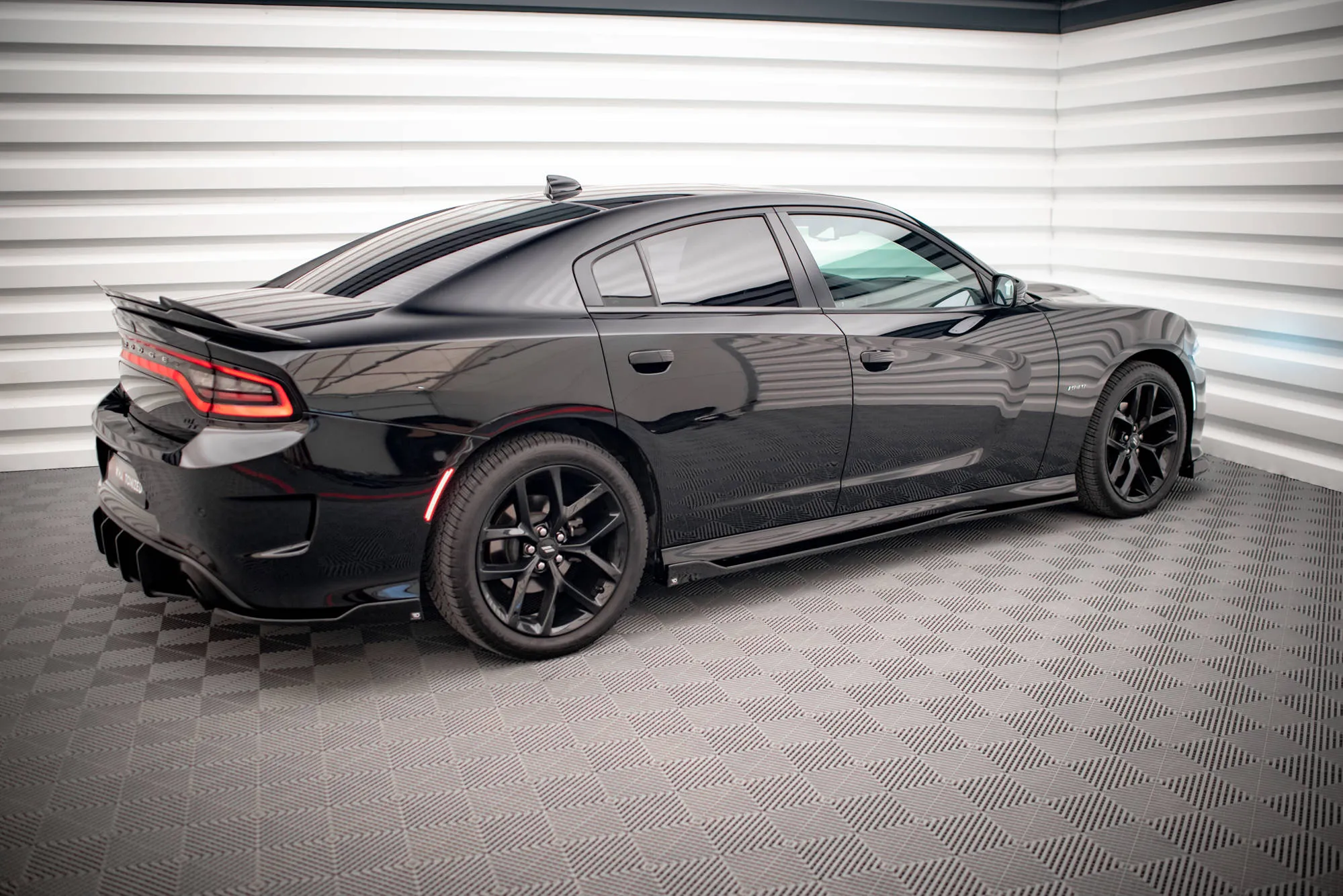 Sideskjørt Dodge Charger SRT Mk7 Facelift - Bilde 2