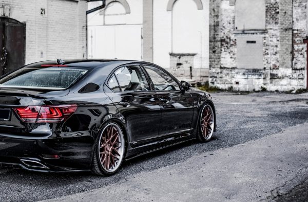 Sideskjørt Lexus LS Long Mk4 Facelift