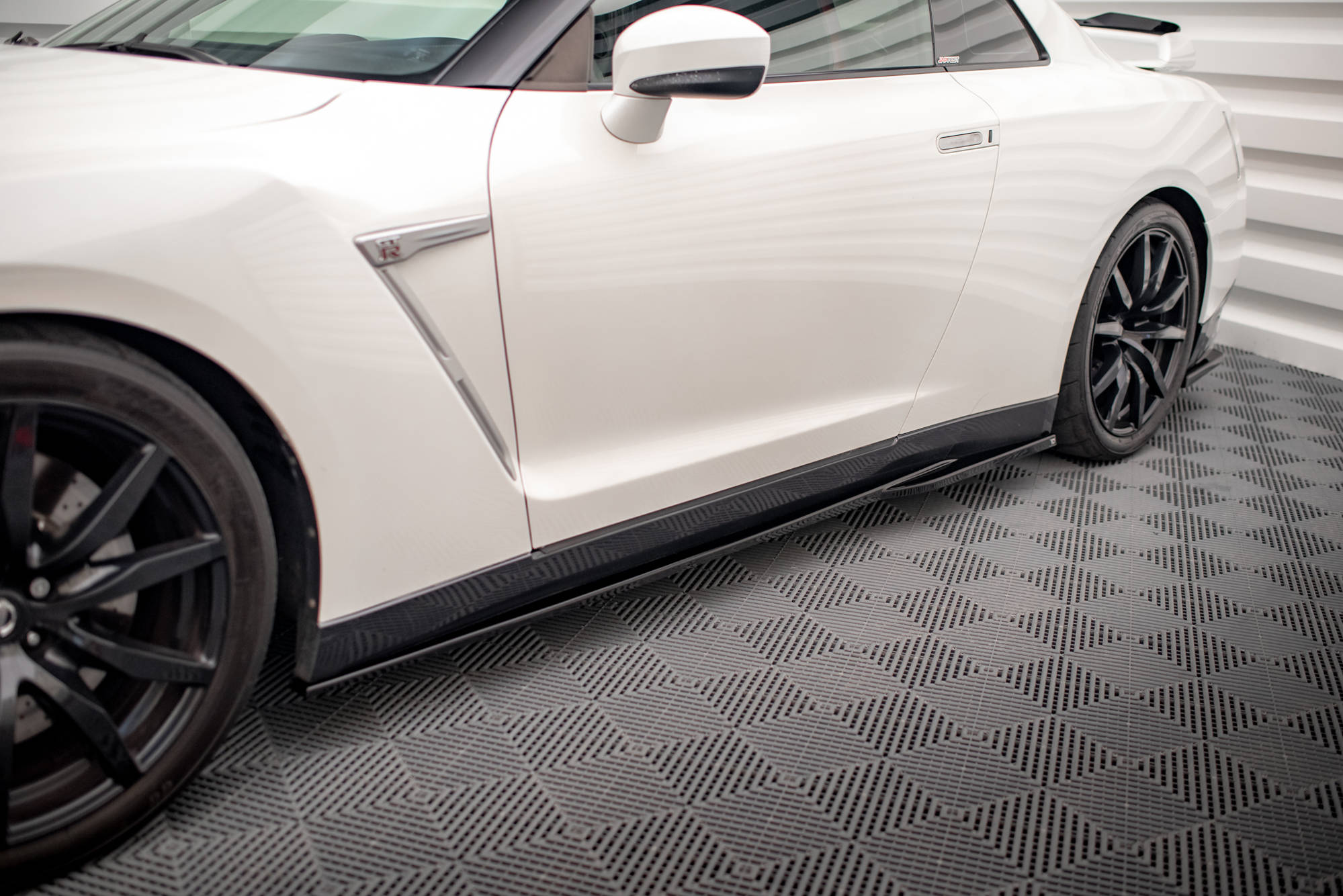 Sideskjørt Nissan GTR R35 Facelift